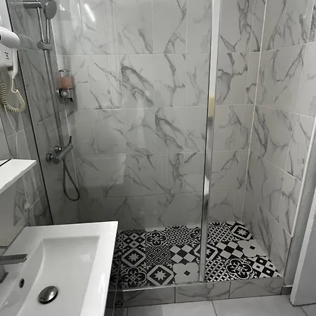 Marie Louise Hotel 2*