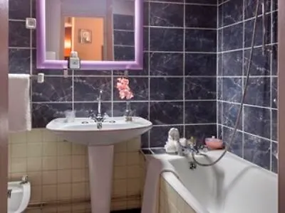 Marie Louise Hotel